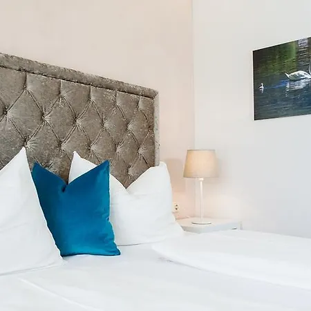 Christina Hotel *