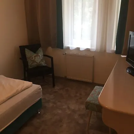 Christina Hotel *